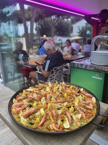 La paella du camping les Jardins d'Agathe Cap d'Agde!